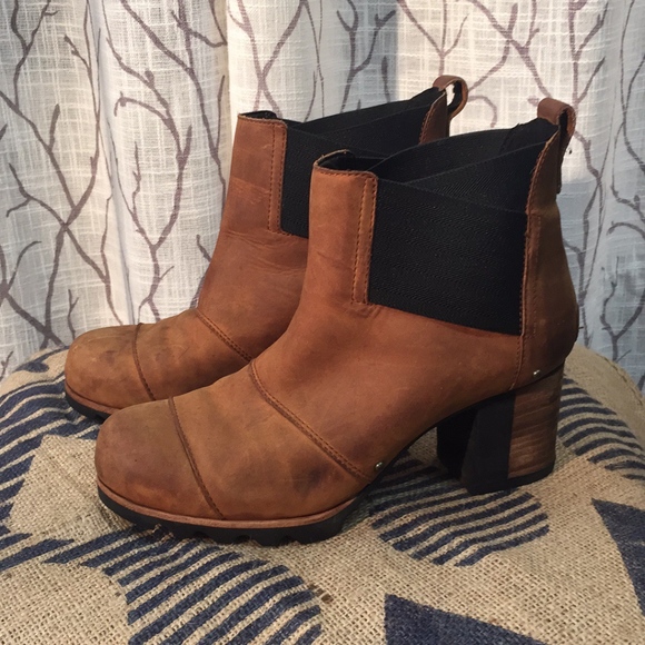 Sorel leather heel boots with stretch top - Picture 1 of 8